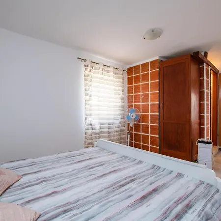3 Bedroom Lovely In Peruški