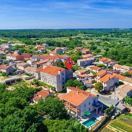 3 Bedroom Lovely In * Peruški